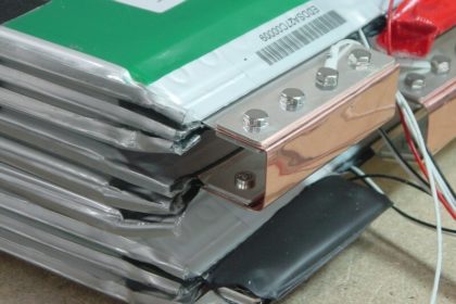 幅広い蓄電容量電流 電圧の実現 産業用蓄電池 開発 製造センター Com